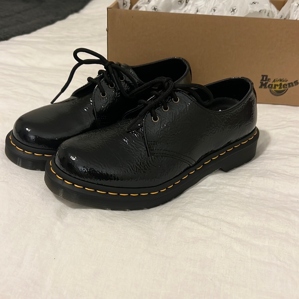 Dr. Martens Black distressed Oxford shoe Size 7